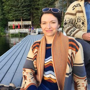 Meet your Posher, Adria